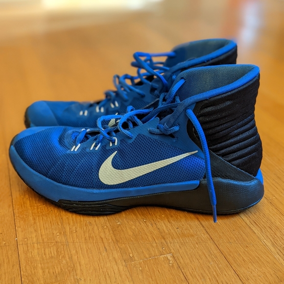 Women's Nike basketball shoes - Picture 5 of 6